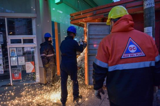 El Municipio retiró otro puesto de diarios abandonado
