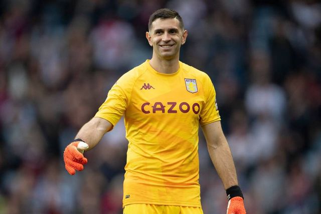 Emiliano Martínez renovó con Aston Villa hasta 2027