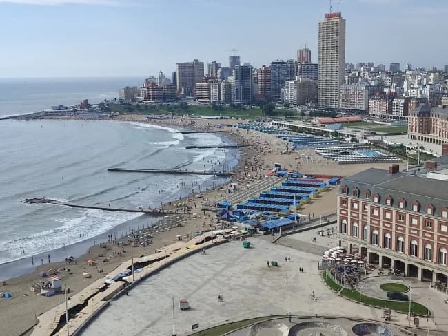A cuánto está la temperatura del agua en Mar del Plata en el primer día de 2025