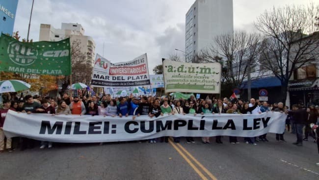 Leia Otra histórica Marcha Federal Universitaria en Mar del Plata: Milei cumplí la Ley