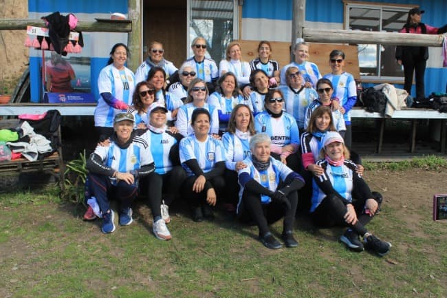 Cuatro marplatenses son parte de selección argentina de remo en bote dragón