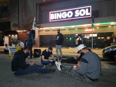 Protestas ante las restricciones: Parecería que el virus sólo está en las salas de juegos