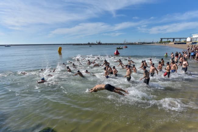 Leia Fin de semana deportivo en la playa del EMDER