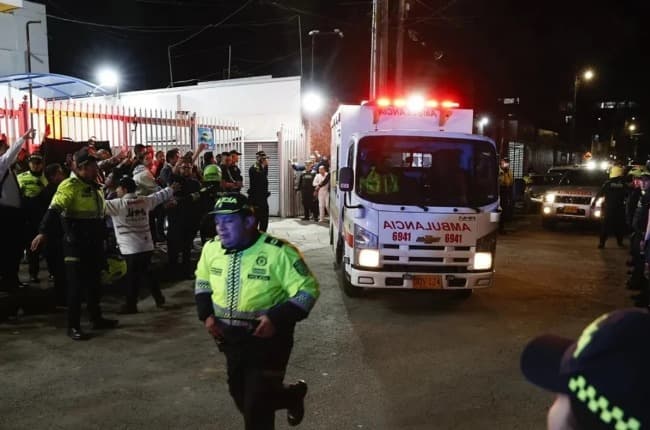 El senador colombiano Miguel Uribe continúa en estado crítico tras ser baleado