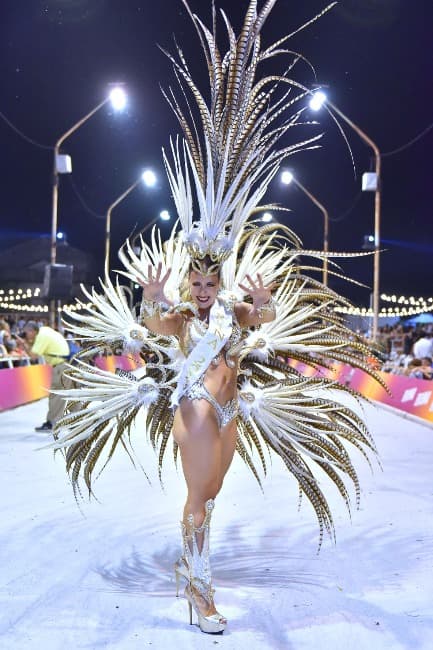 La Reina del Carnaval le pone un toque distinto al Festejo Tradicional de Gualeguaychú