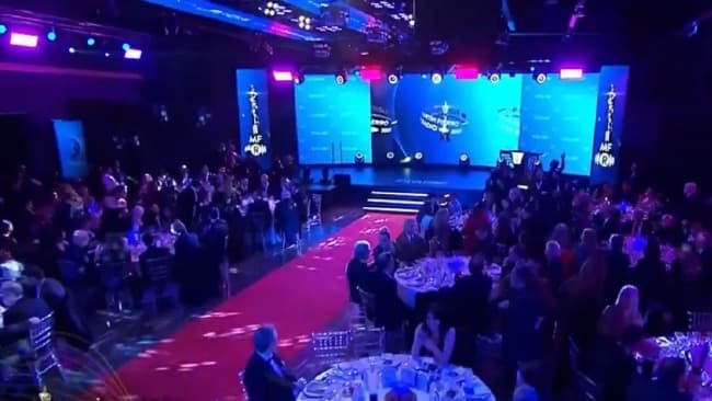 La ganadora que se cayó al buscar el Martín Fierro de Radio: ¡No hay que beber!