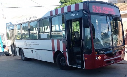 Un hombre de 57 años fue atropellado por un colectivo de la linea 525