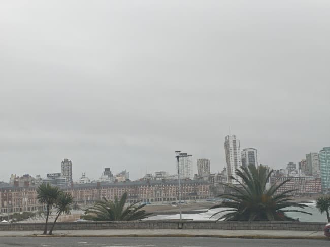 Leia MARTES FRESCO Y ALGO NUBLADO EN MAR DEL PLATA