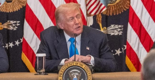 Trump amenazó con despedir a mucha gente si se produce el cierre del Gobierno