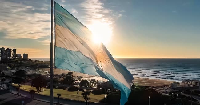 Se celebra el Día de la Bandera con un acto en el Polideportivo Colinas de Peralta Ramos