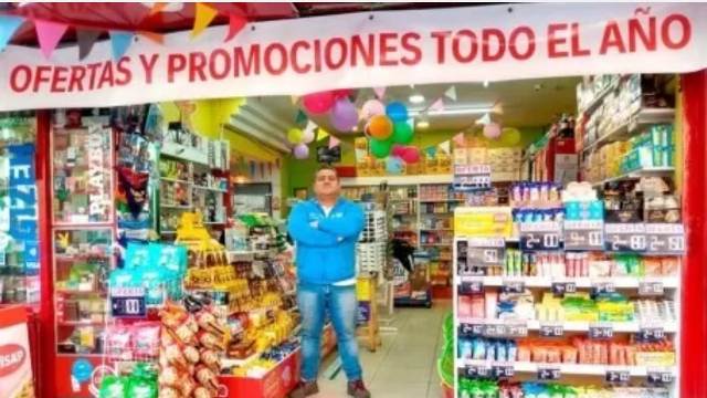 Gran barata gran: por los diez años de su kiosco, vendió todo por $ 1, $ 2 y $ 10