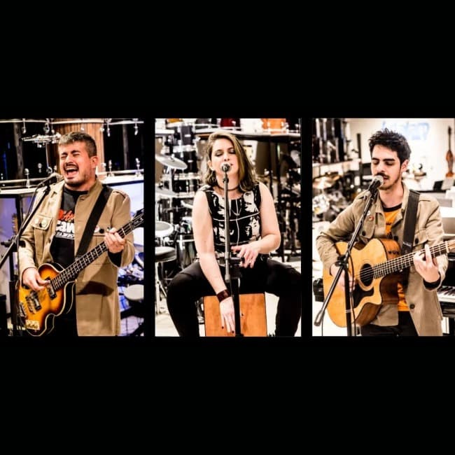 «Trío Ram» La banda es un trío acústico marplatense que evoca la música de los Beatles.