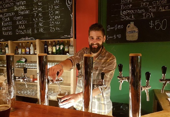 Un bar que llega para quedarse, Leprechaun