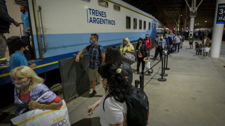 El regreso tan esperado: El tren que volvió a traer pasajeros a Mar del Plata