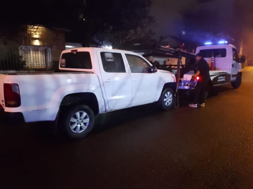 Borracho al volante chocó un auto: una mujer debió ser trasladada