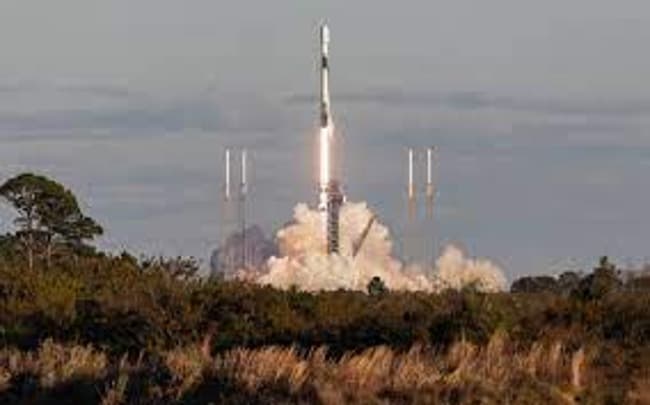 Lanzaron el Spacex Falcon 9 con la esperanza de llegar a la Luna