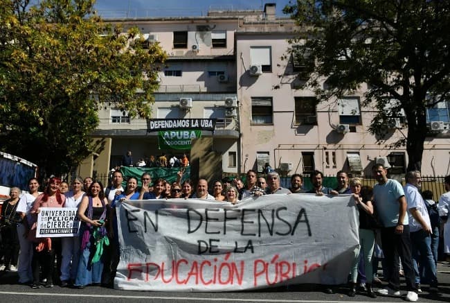 Milei perdió el control de la agenda política al tocar  la educación pública superior