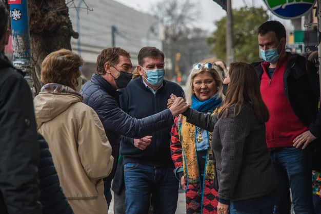 El Colo Santilli recorrió Mar del Plata: café, foodtrucks y encuentros con vecinos