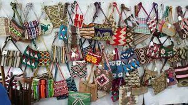 6º Feria de Artesanos Wichi y Tobas de Miremos con Amor