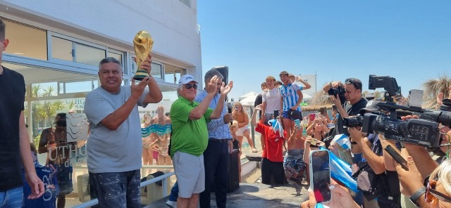 La Copa del Mundo revolucionó Mar del Plata junto al «Chiqui Tapia»