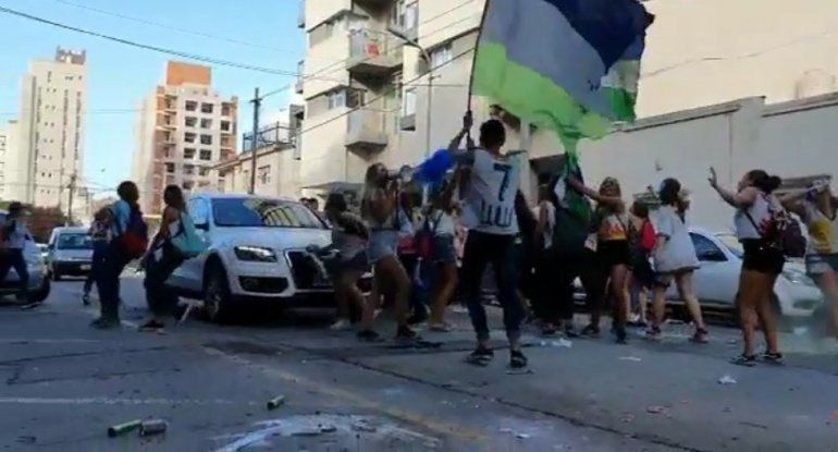 «Último Primer Día»: Autorizan a los directores de los colegios a cortar el tránsito