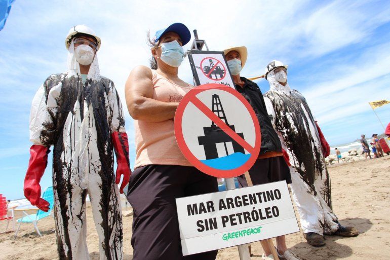 Se manifestaron en Playa Grande por la instalación de las petroleras en el Mar Argentino