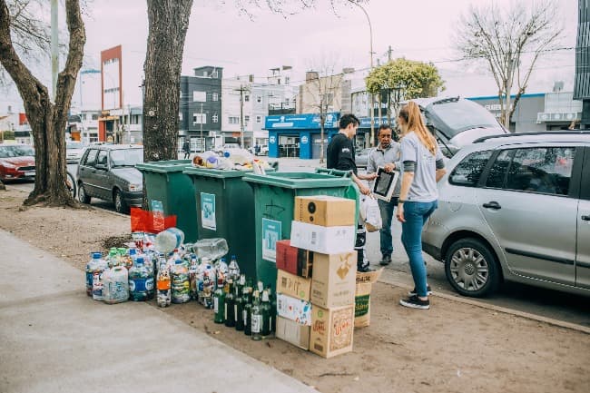 El Punto Verde recibió más de 12.000 kilos de residuos tecnológicos y 3.000 ecobotellas