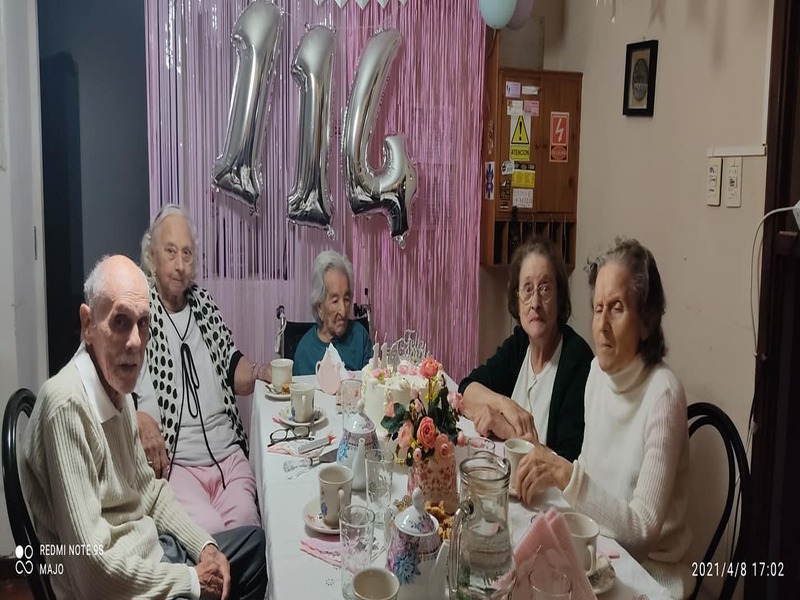 La mujer más longeva en superar el coronavirus festejó sus 114 años