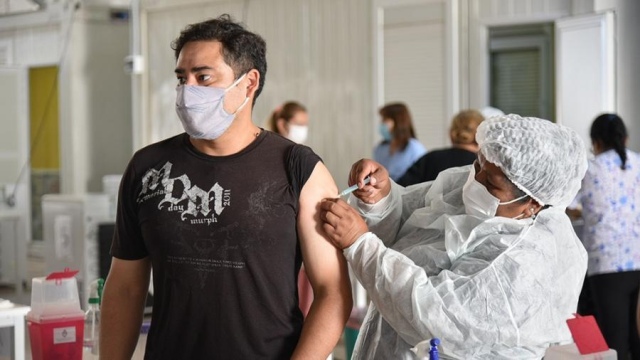 Recomiendan a los recuperados de Covid esperar 90 días para vacunarse