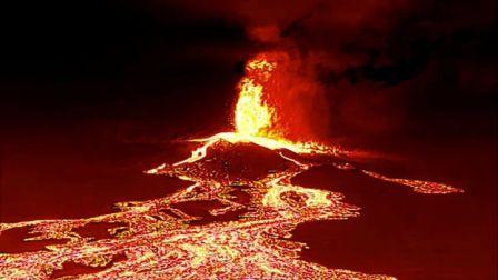 La Palma: Una nueva ruptura del cono del volcán causa más desbordamientos y corrientes de aire