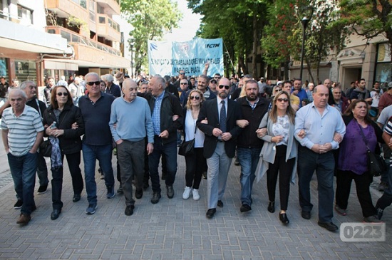 Municipales amenazan con profundizar las medidas de fuerza