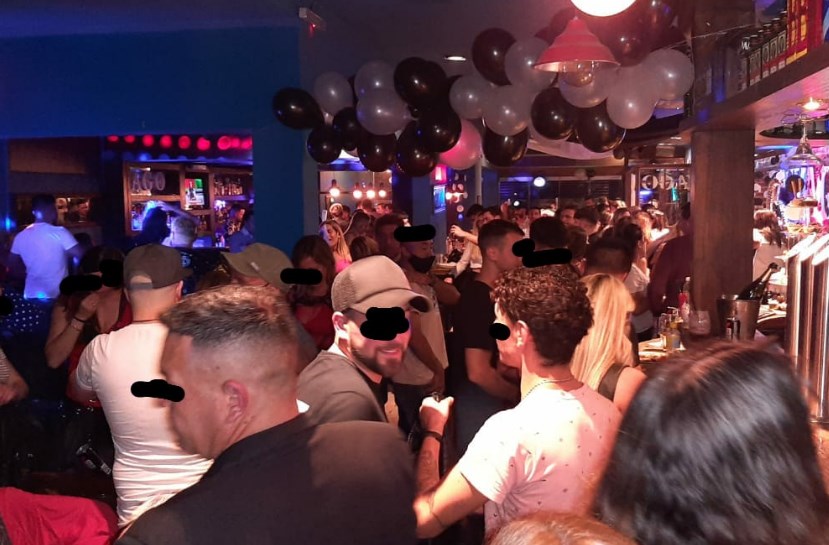 Video: Un bar festejó su cumpleaños, rompió protocolos y fue clausurado