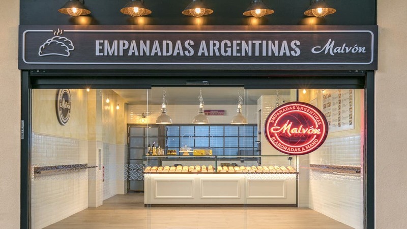 Con sello argentino: pusieron un negocio de empanadas que vende millones en España