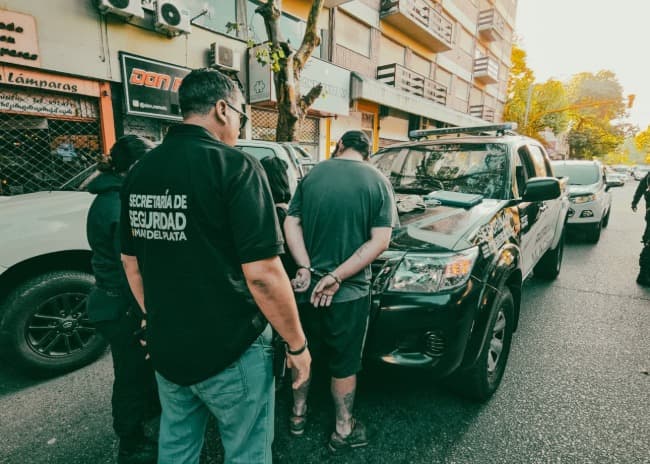 Leia La Patrulla Municipal intervino ante una pareja de delincuentes en vía pública 