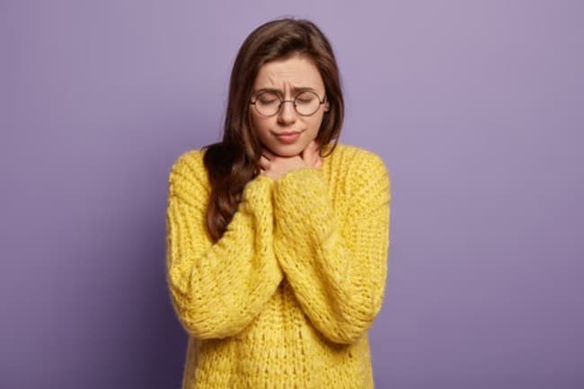 Leia Dolor de garganta: cómo saber si es virus, bacteria o puro frío y cuándo ir al médico