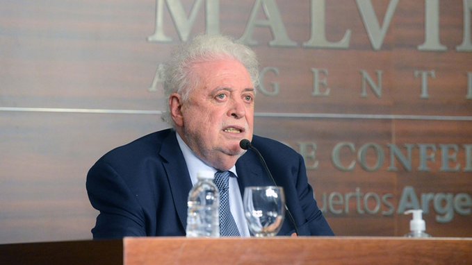 Video: entre gritos e insultos, Gines Gónzalez García fue recibido en su casa