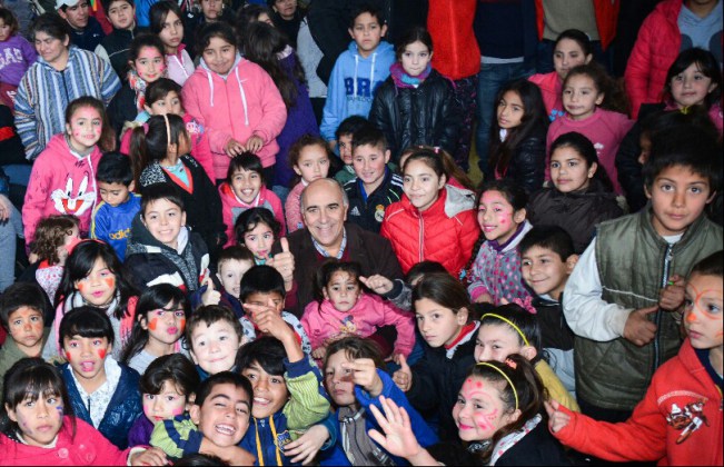 Juan Rey festejo el día del niño en el Barrio Las Heras