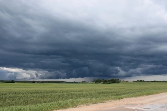 Emiten alerta amarilla por tormentas en cinco provincias del Litoral