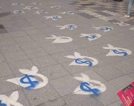 Abuelas de Plaza de Mayo repudiaron la vandalización sobre los pañuelos