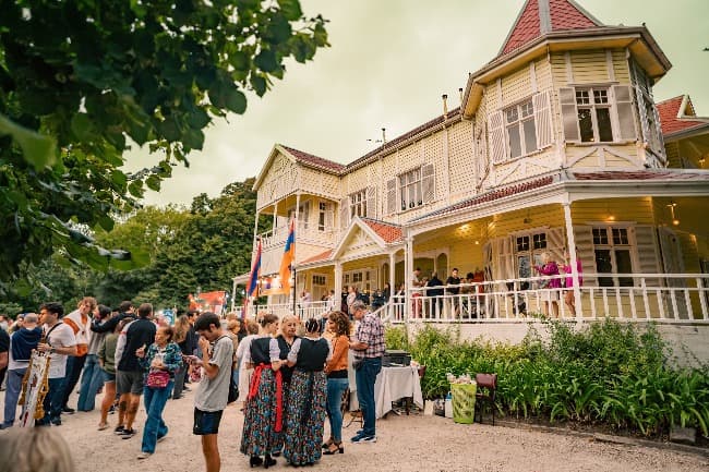 Visitas a los museos y espectáculos artísticos para toda la familia 