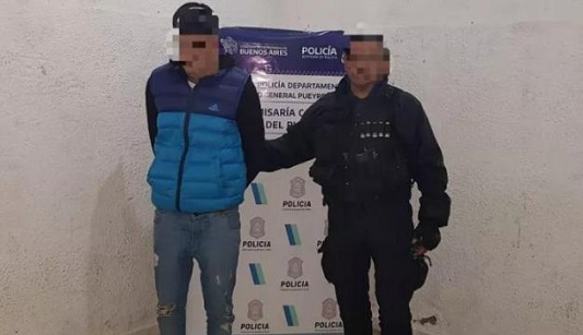 Guiño, guiño: intento coimear a la policía para ayudar a un amigo en un control de tránsito
