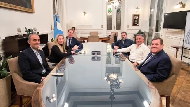 Leia Cómo sigue la negociación de LLA y el PRO en Buenos Aires