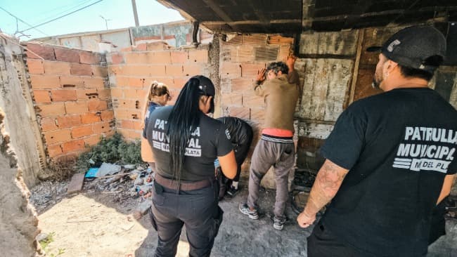 Leia El Municipio desalojó y recuperó una construcción en Strobel y Champagnat