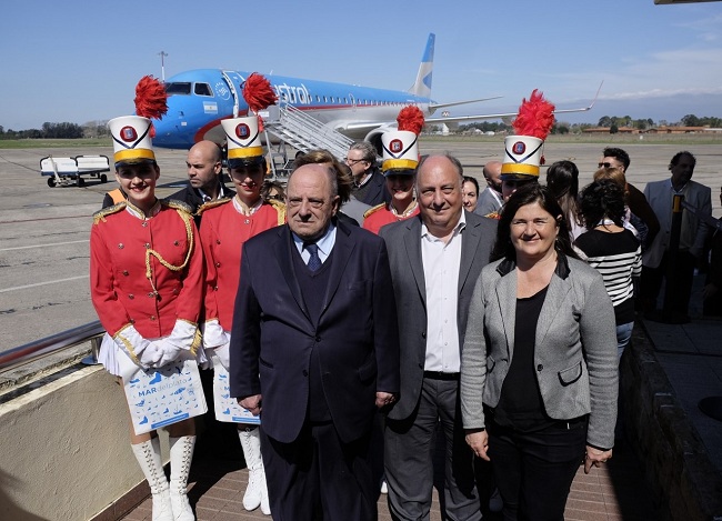 Arribó a Mar del Plata el primer vuelo proveniente de Córdoba