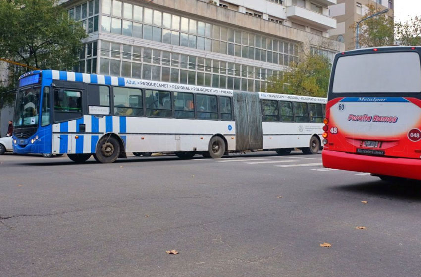 Colectivos, taxis y remises: cómo funcionarán el 24 y 25 de diciembre