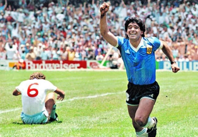 La historia de la camiseta azul con la que Argentina eliminó a Inglaterra en México 86