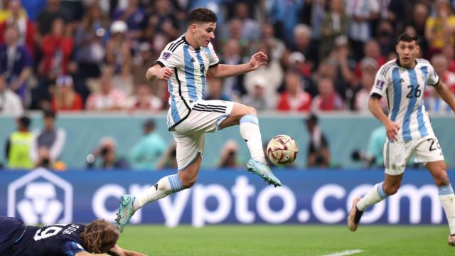 Guardiola: Álvarez es como Messi, tuvo que ganar un Mundial para recibir el crédito