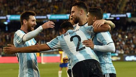 Argentina-Brasil: Sampaoli debutó con un triunfo en la selección con gol de Gabriel Mercado