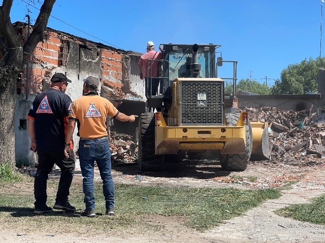 El Municipio derribó un búnker de drogas en el barrio Libertad