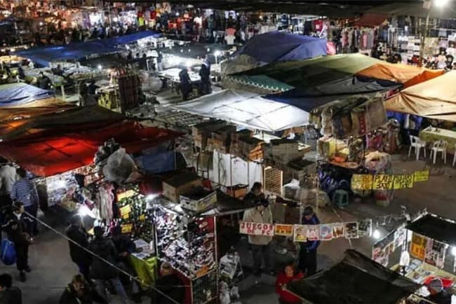 Leia Tensión en La Salada por un nuevo decomiso de mercadería y protesta de puesteros